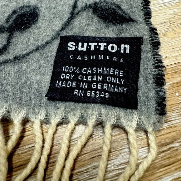 Sutton scarf - Picture 2 of 2
